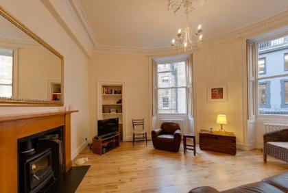 Spacious 2Bed in Heart of Old Town (Diagon Alley)