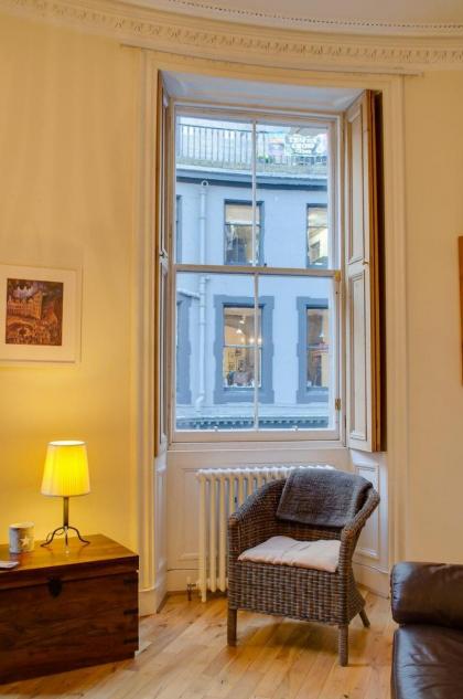 Spacious 2Bed in Heart of Old Town (Diagon Alley) - image 12