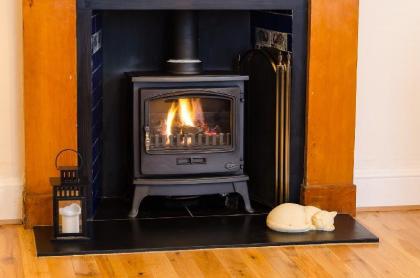 Spacious 2Bed in Heart of Old Town (Diagon Alley) - image 2
