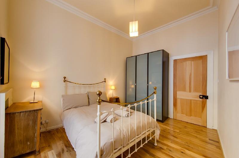 Spacious 2Bed in Heart of Old Town (Diagon Alley) - image 7