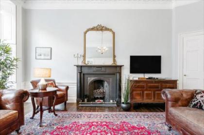 Converted Flat in Historic Building in New Town in Edinburgh