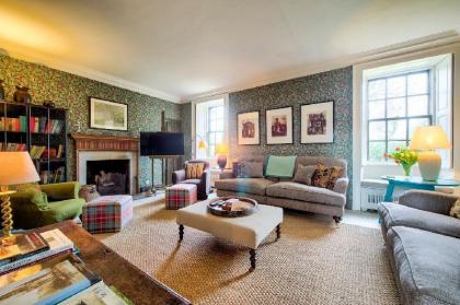 The Rock House:  Property in the Heart of the City Edinburgh