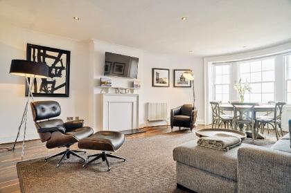 Luxury George St Apartments Castle Suite 2 bed Edinburgh 