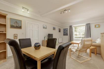 Central 2 Bedroom New Town Apartment with Garden Edinburgh