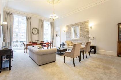 Huge Luxury Townhouse in the City Centre - image 16