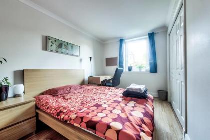 Comfortable Apartment Next To Holyrood Park - image 12