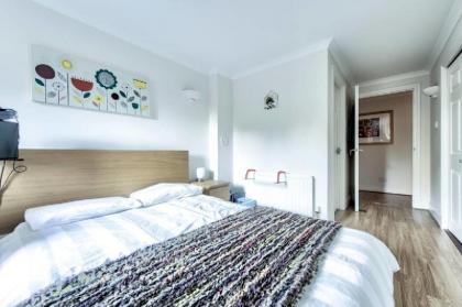 Comfortable Apartment Next To Holyrood Park - image 14