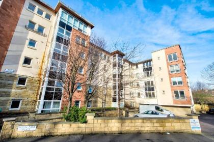 Comfortable Apartment Next To Holyrood Park - image 2