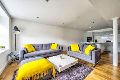 Modern 1BR Home in Vibrant Leith Area Edinburgh