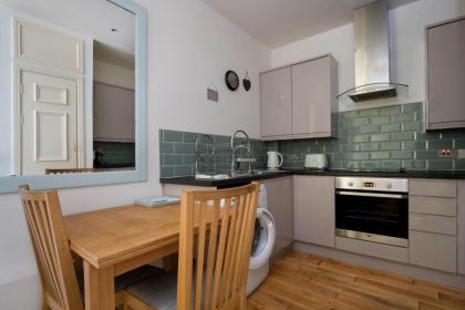 Sunshine On Leith Apartment - image 12