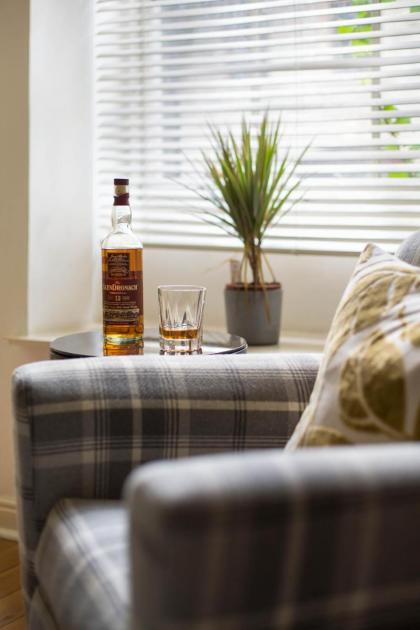 Sunshine On Leith Apartment - image 8