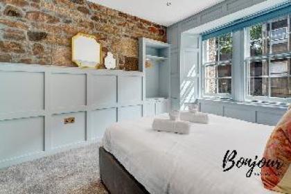 Grassmarket Luxury No. 2 - 3BR-2BA - Free Parking - image 17