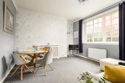 2 BR Royal Mile Apartment - image 1