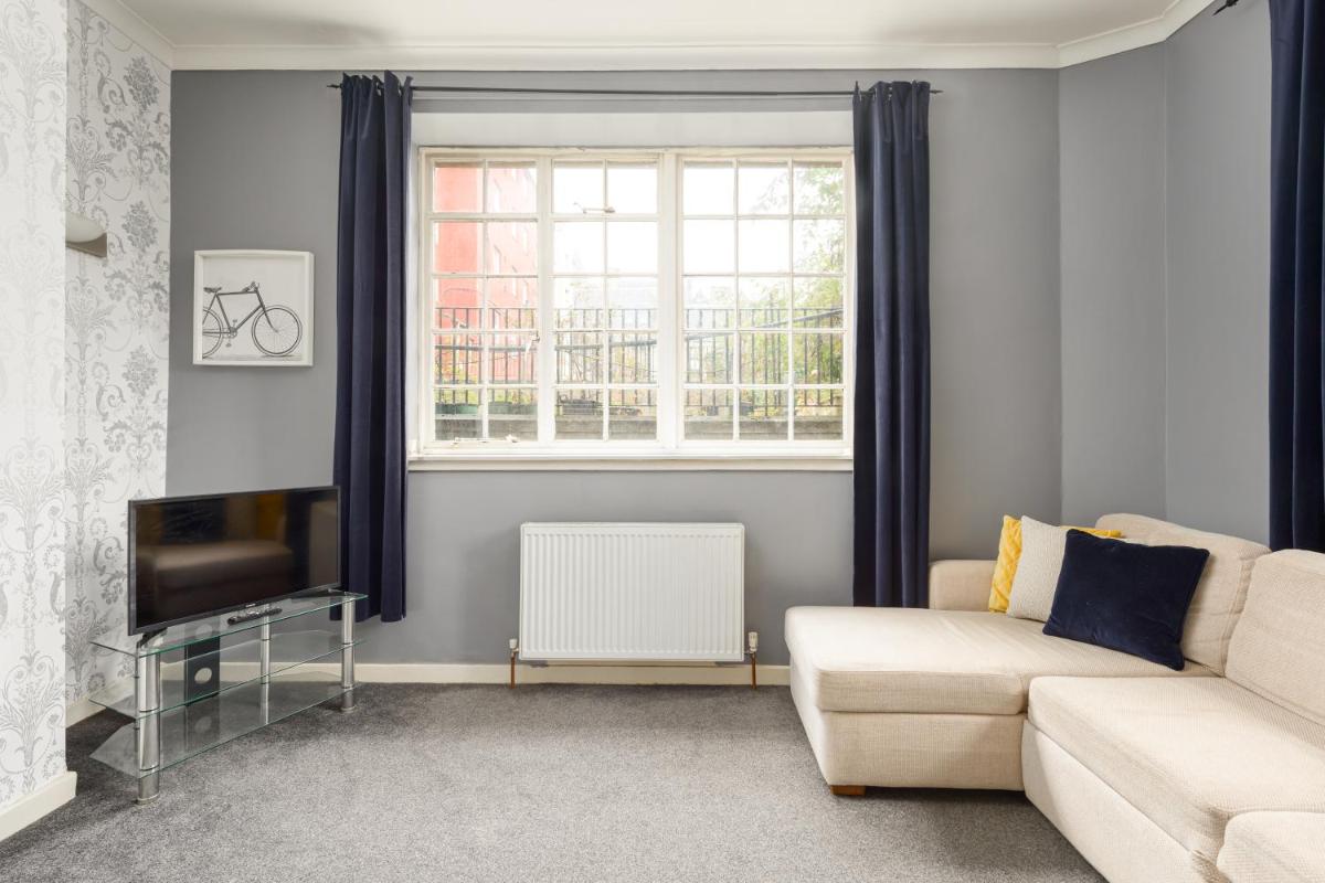 2 BR Royal Mile Apartment - image 6