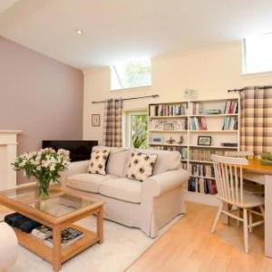 Luxury Morningside Cottage with Patio