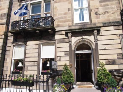 Thistle Hotel - main image