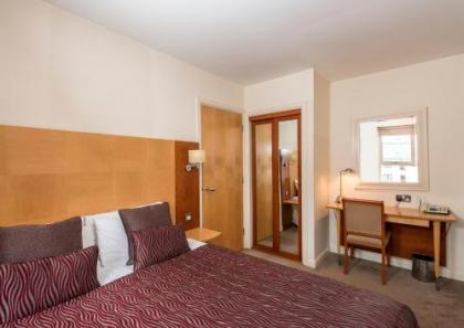 Holyrood Aparthotel - image 4