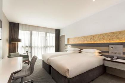 DoubleTree by Hilton Edinburgh - Queensferry Crossing - image 13