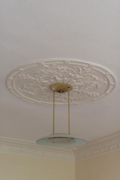 3 bed overlooking meadows park - image 24