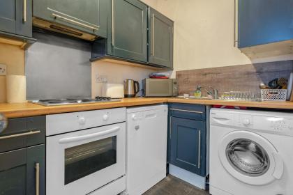 Edinburgh City Centre Jasmine Apartment -SLEEPS 7 - image 25