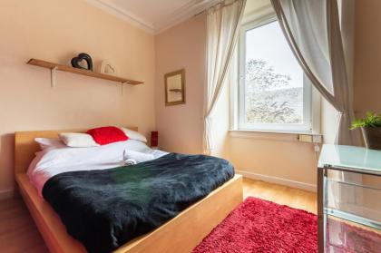 Edinburgh City Centre Hamza Apartment - image 23