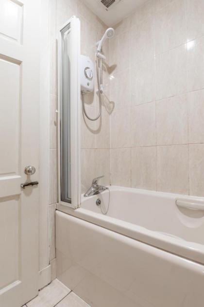 Tony Asga - Tony's Apartment HEART OF EDINBURGH CITY CENTRE sleeps 2 - image 14
