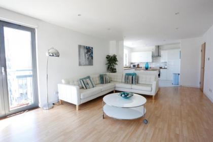Edinburgh Waterfront Apartments - image 30