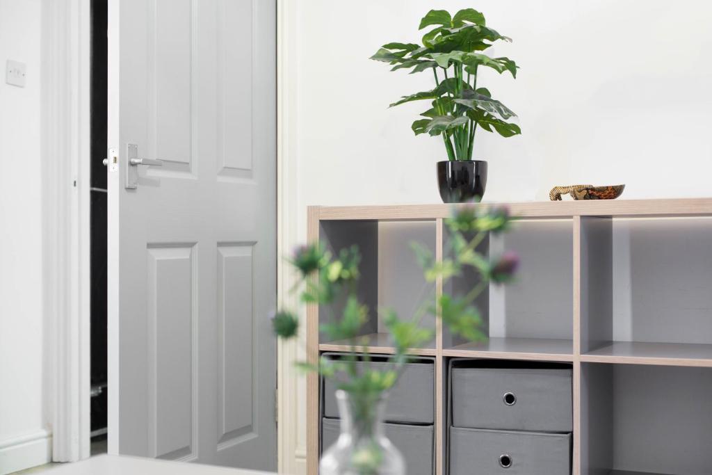 Grassmarket Apartment - image 3