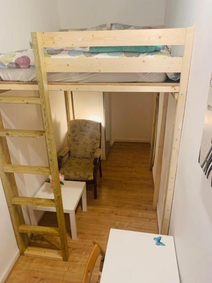 Edinburgh Central Apartment - image 21