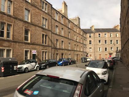Edinburgh Central Apartment - image 25