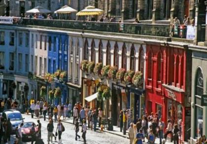 West Bow just off Royal Mile - image 13