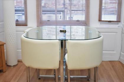 Rose Street - Watchmakers Apartment - image 18