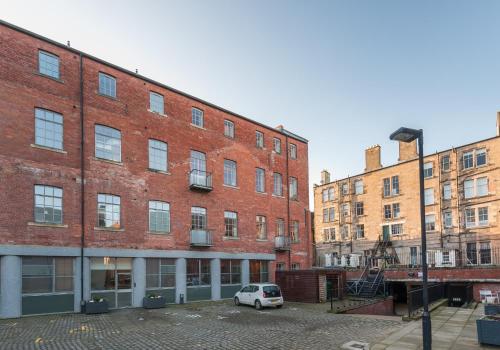 The Patriothall Residence - image 4