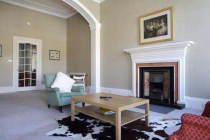 2 Bedroom Apartment near Stockbridge Sleeps 4 - image 11