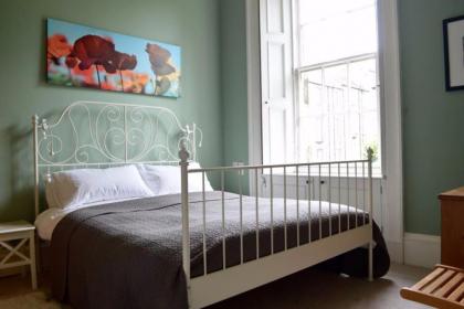 2 Bedroom Apartment near Stockbridge Sleeps 4 - image 13