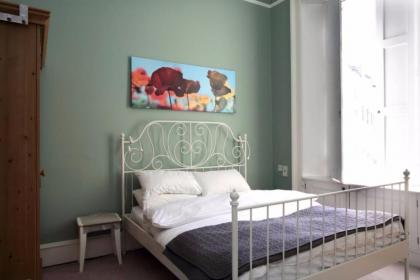 2 Bedroom Apartment near Stockbridge Sleeps 4 - image 19