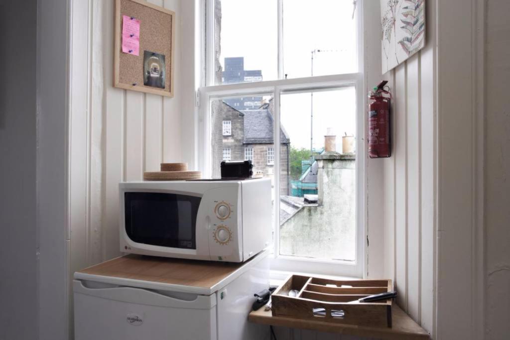 1 Bedroom Apartment in City Centre Sleeps 4-6 - image 7