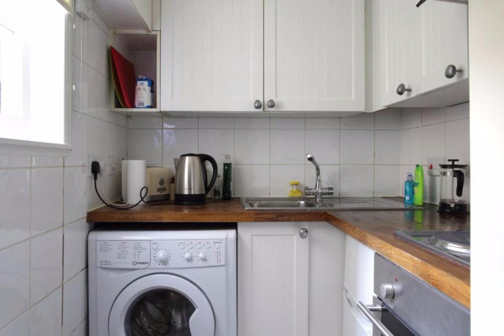 Central New Town Flat 10 mins from Princes Street Sleeps 2 - image 6