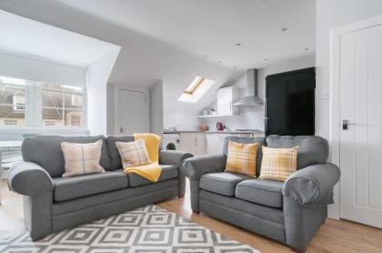 High Street Apartment - image 1