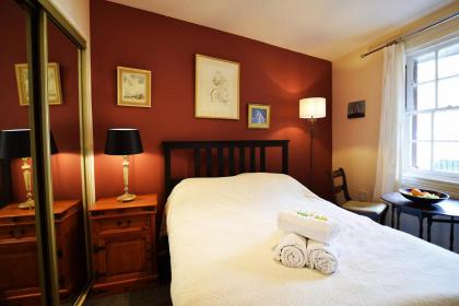 ALTIDO Bohemian Writers Retreat in Heart of The Old Town - image 8