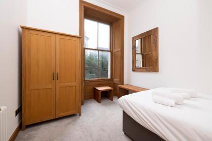 ALTIDO 5 Bedroom Apt near Meadows and George Square - image 21