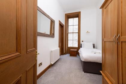 ALTIDO 5 Bedroom Apt near Meadows and George Square - image 23