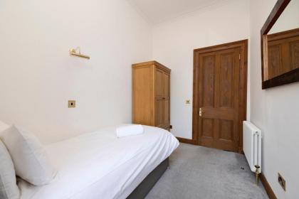 ALTIDO 5 Bedroom Apt near Meadows and George Square - image 24