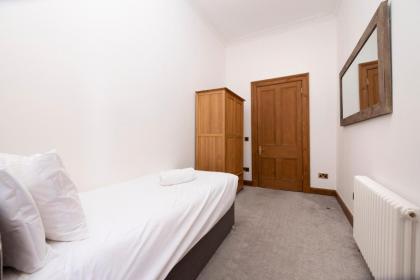 ALTIDO 5 Bedroom Apt near Meadows and George Square - image 25