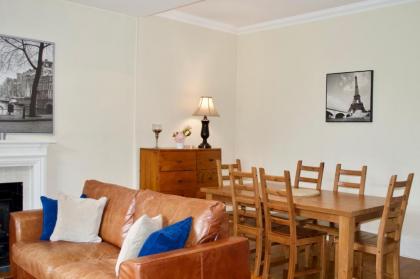 3 Bedroom Home With Garden Near Edinburgh New Town - image 19