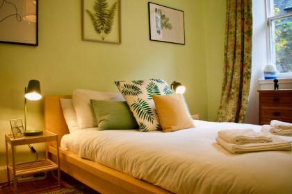 Central 3 Bedroom next to Leafy Meadows - image 12