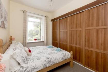 414 Spacious 1 bedroom ground floor apartment near Leith - image 12