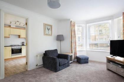 Dicksonfield Groud Floor Apartment - image 2