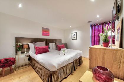 Light and spacious flat in the Heart of Edinburgh - image 17