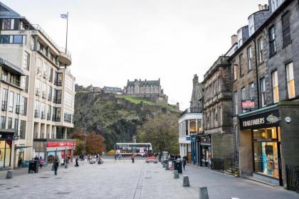 Beautiful City Centre Apartment - Holyrood Park - image 11